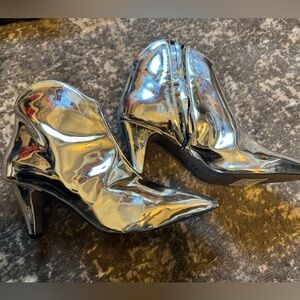Rebecca Minkoff patent silver boot 40